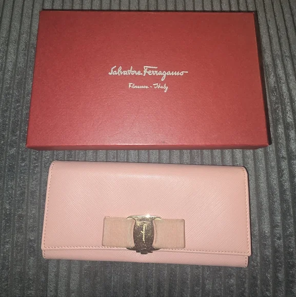 Salvatore Ferragamo Vara Bow long wallet Pink Box Included - Picture 1 of 10